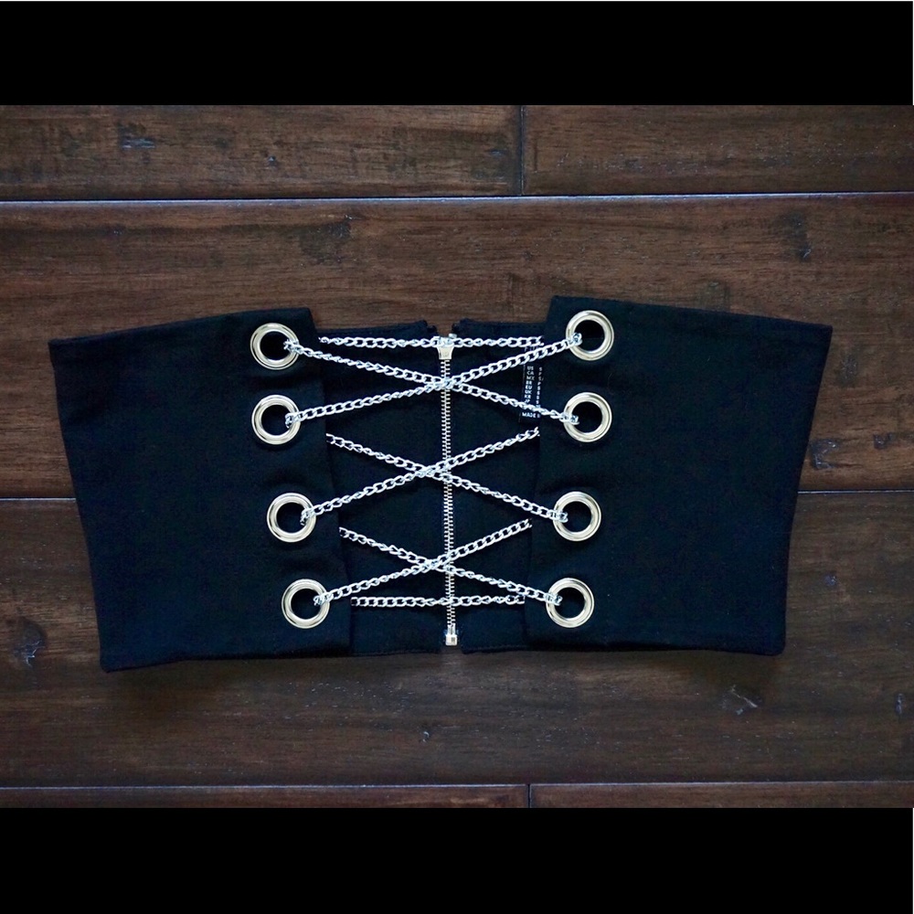 Chain waist belt.